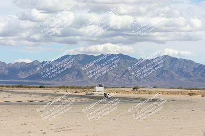 media/Nov-16-2025-Race Pace (Sun) [[8c5fa54630]]/Non Verified Riders (1st 20 Minutes)/4-Turn 16 (1116am)/